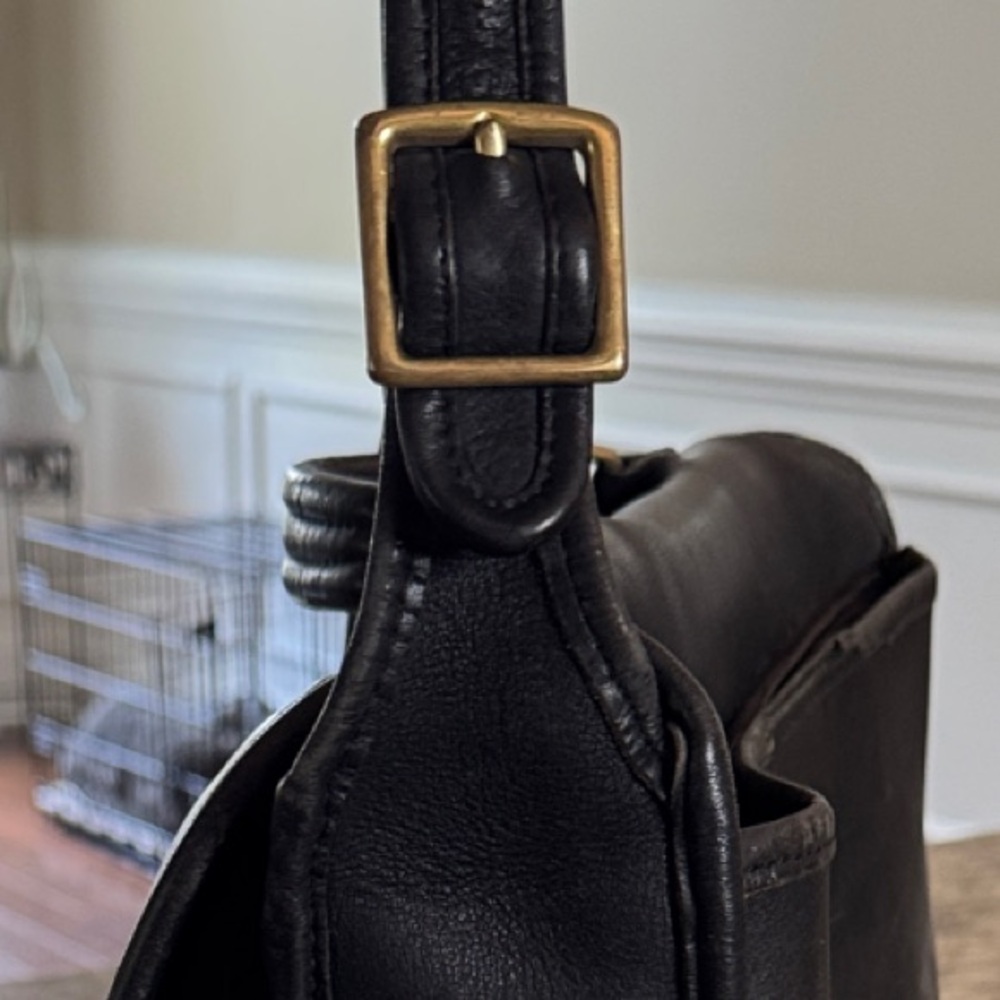 Devil wears Prada Coach Black Bag Messinger brassTurnLock #5180 not refurbished - Picture 2 of 15